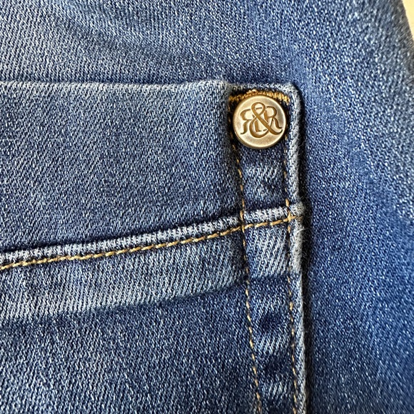 Rock & Republic The Slimming Denim Curve Blue Jeans Womens Legging Sz 14 Midrise - Picture 3 of 10